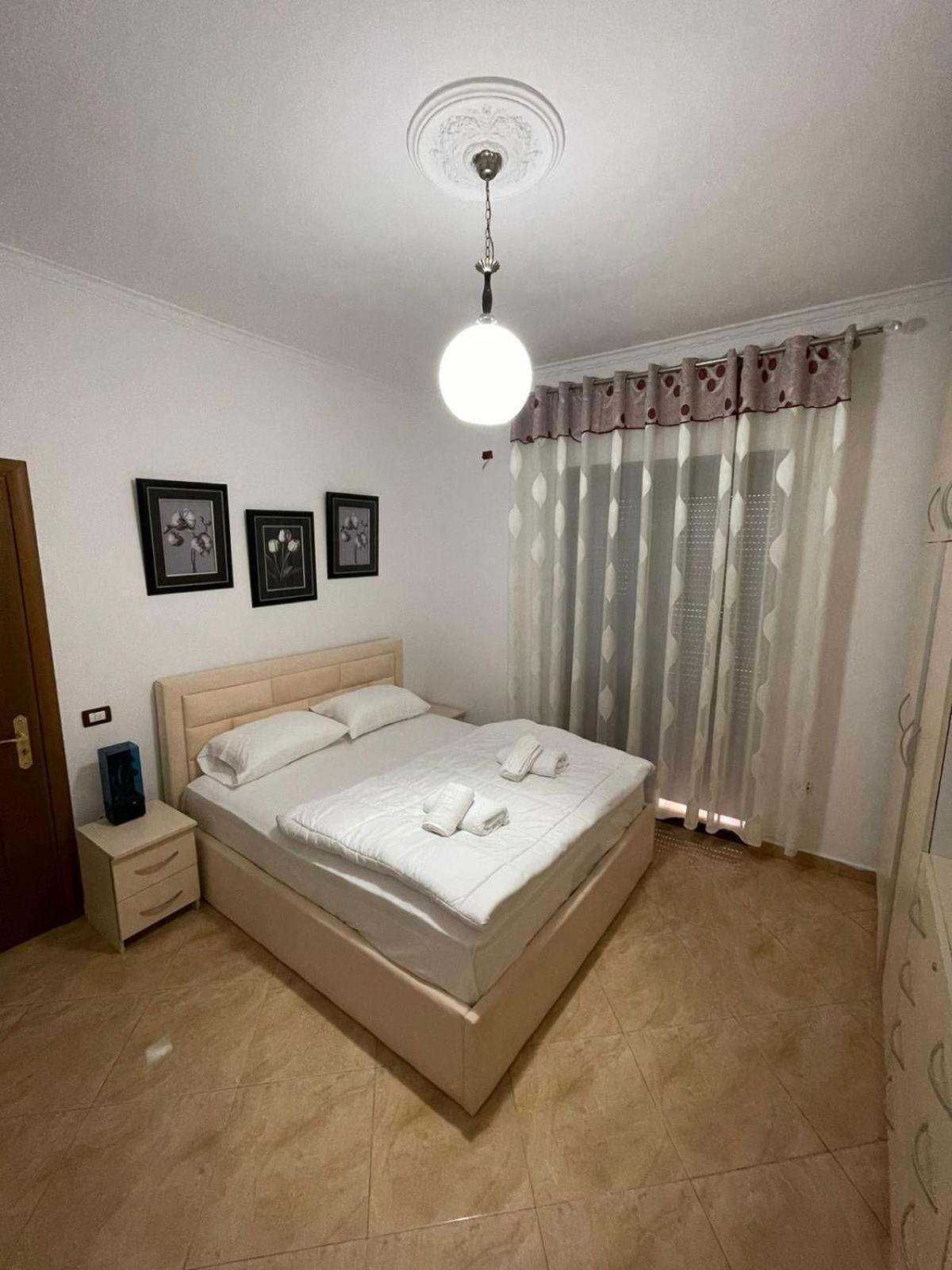 Anel'S Guesthouse Берат Екстер'єр фото