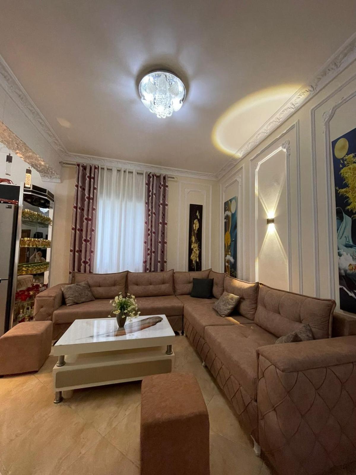 Anel'S Guesthouse Берат Екстер'єр фото
