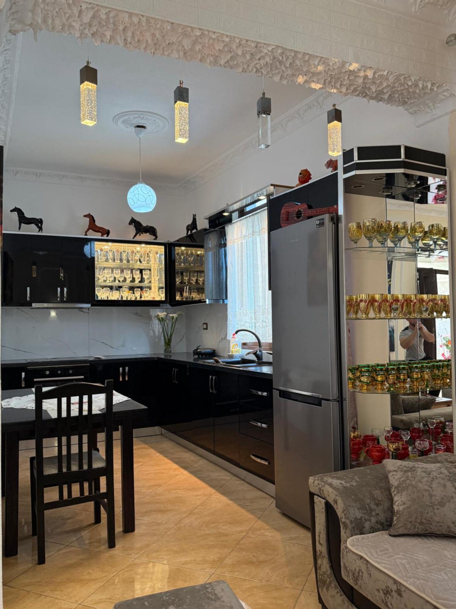 Anel'S Guesthouse Берат Екстер'єр фото