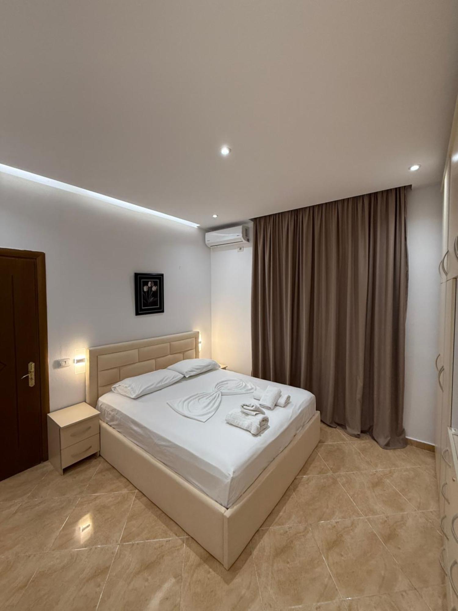 Anel'S Guesthouse Берат Екстер'єр фото