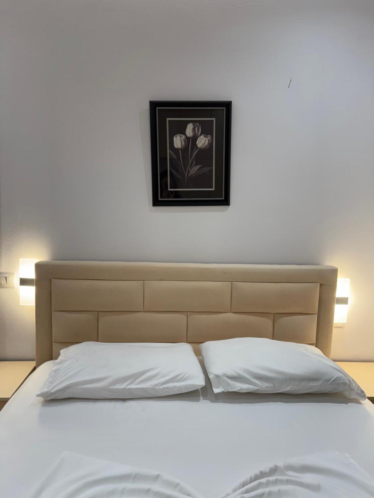 Anel'S Guesthouse Берат Екстер'єр фото