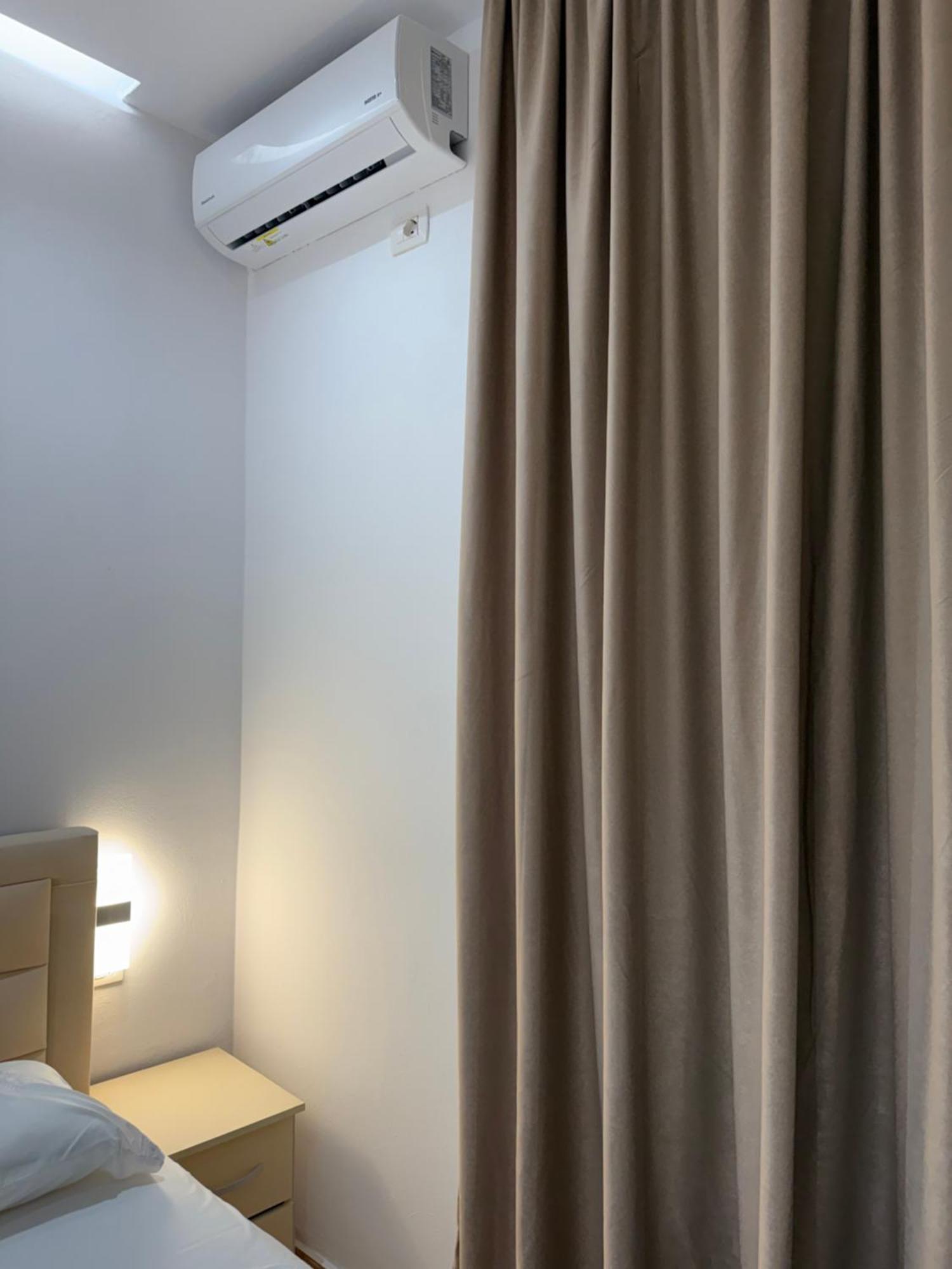 Anel'S Guesthouse Берат Екстер'єр фото