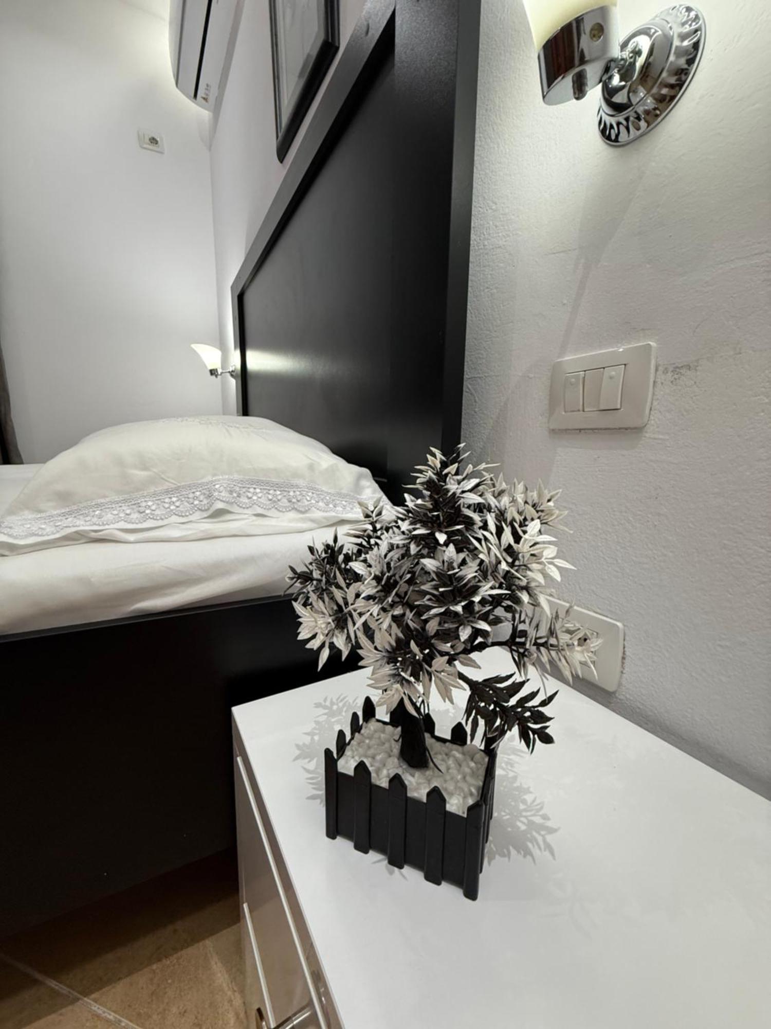 Anel'S Guesthouse Берат Екстер'єр фото